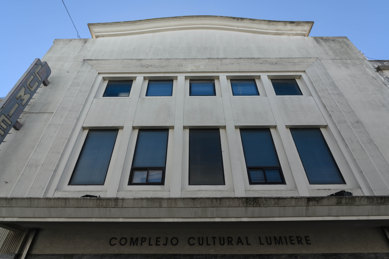 Complejo Cultural Lumiere en la ciudad de Canelones.