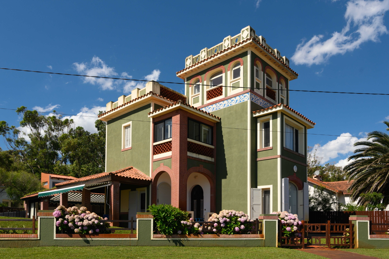 Casa antigua sobre Avenida Parque Tabaré, Balneario La Floresta, Canelones