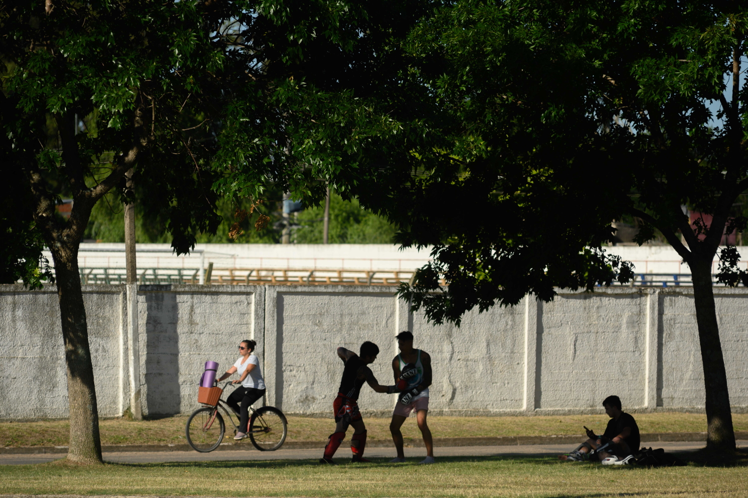 Deporte al aire libre en el Parque General José Artigas, Prado. Ubicado en la ciudad de Canelones.